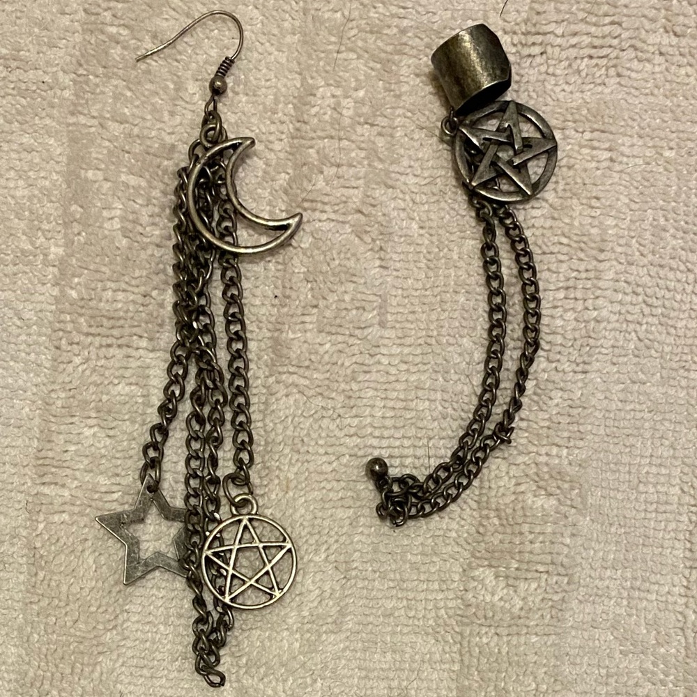 Gothic dangly earrings mismatch with cuff